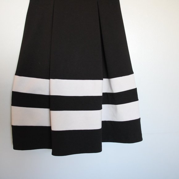 ✨🎹Calvin Klein Black & White Striped Dress - Picture 4 of 11